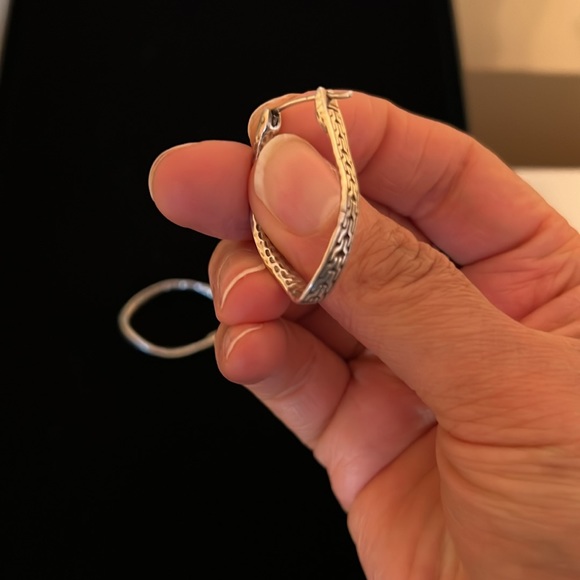 Luxury Artisan of Bali Chain link Earrings. Crafted in solid sterling silver. - Picture 9 of 9